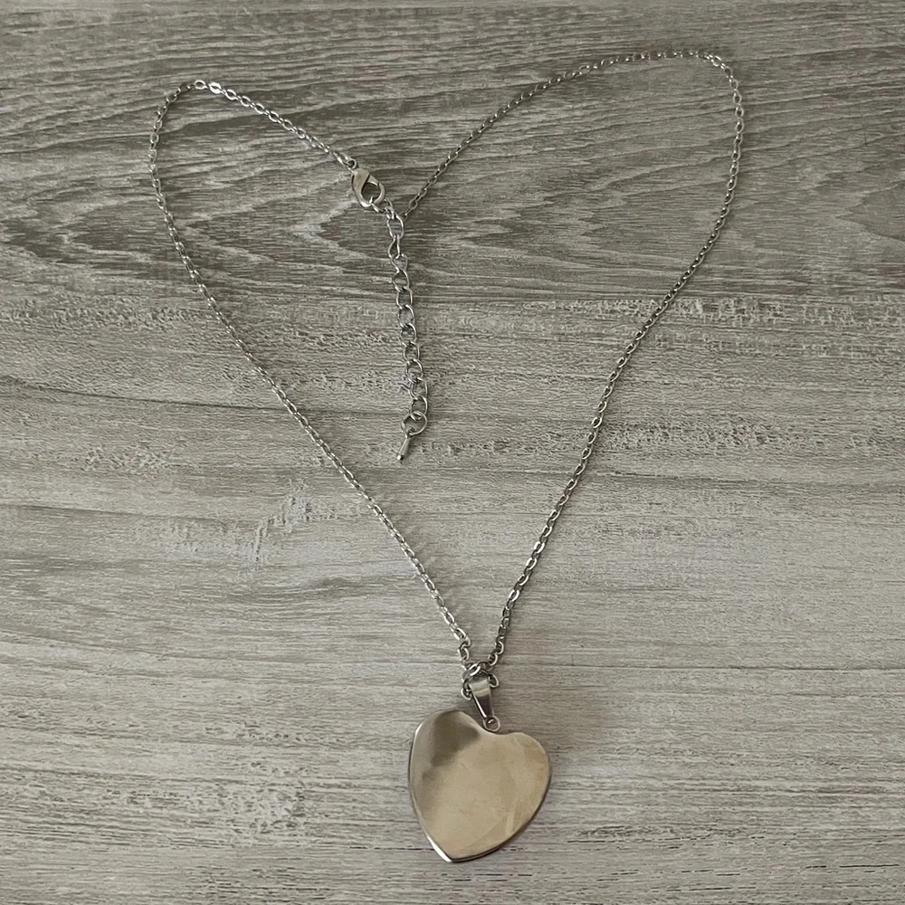 Heart-Shaped Silver Photo Pendant Necklace Marilyn Monroe - Picture 6 of 6